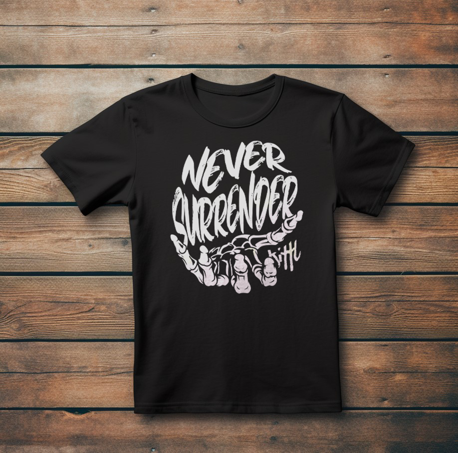 Страхотна Тениска с Дизайн "Never Surrender"